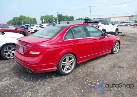 2012 Mercedes-Benz C 300 Luxury 4Matic/Sport 4Matic из США, поврежденный, VIN WDDGF8BB8CR207493